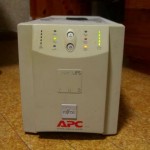 Smart-UPS 700のバッテリを交換した(2011年)